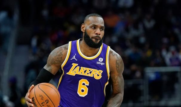 开云-詹姆斯连做八次核酸均为阴性 感染新冠只是误诊