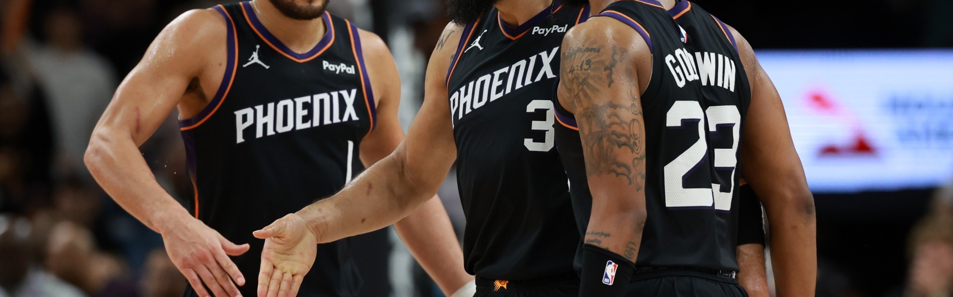 布克谈狄龙14次吃T：他会收敛些 但联盟很多人说话比他难听多了