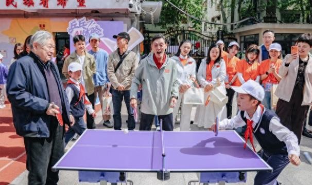 开云APP-“沪超”校园赛太燃了：徐寅生陆元盛手把手教小球员，“小版樊振东”有点猛|乒乓|程之|乒乓球|巨鹿|比赛_新浪体育_新浪新闻