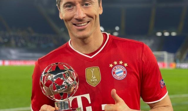 开云APP-18岁小将抢戏莱万 穆夏拉完美饰演穆勒替身