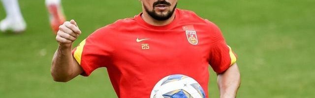 非国足队长出席发布会头一回 洛国富再次致歉足协