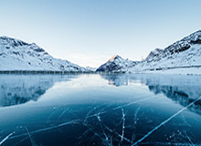 开云APP-Faker读粉丝评论：爱上Faker就像尿裤子，别人都看得见但暖暖的感觉只有自己知道